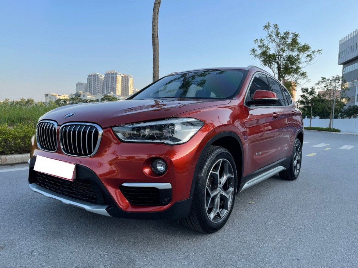 BMW X1 2018 - Bán BMW X1 năm sản xuất 2018, màu đỏ, xe nhập