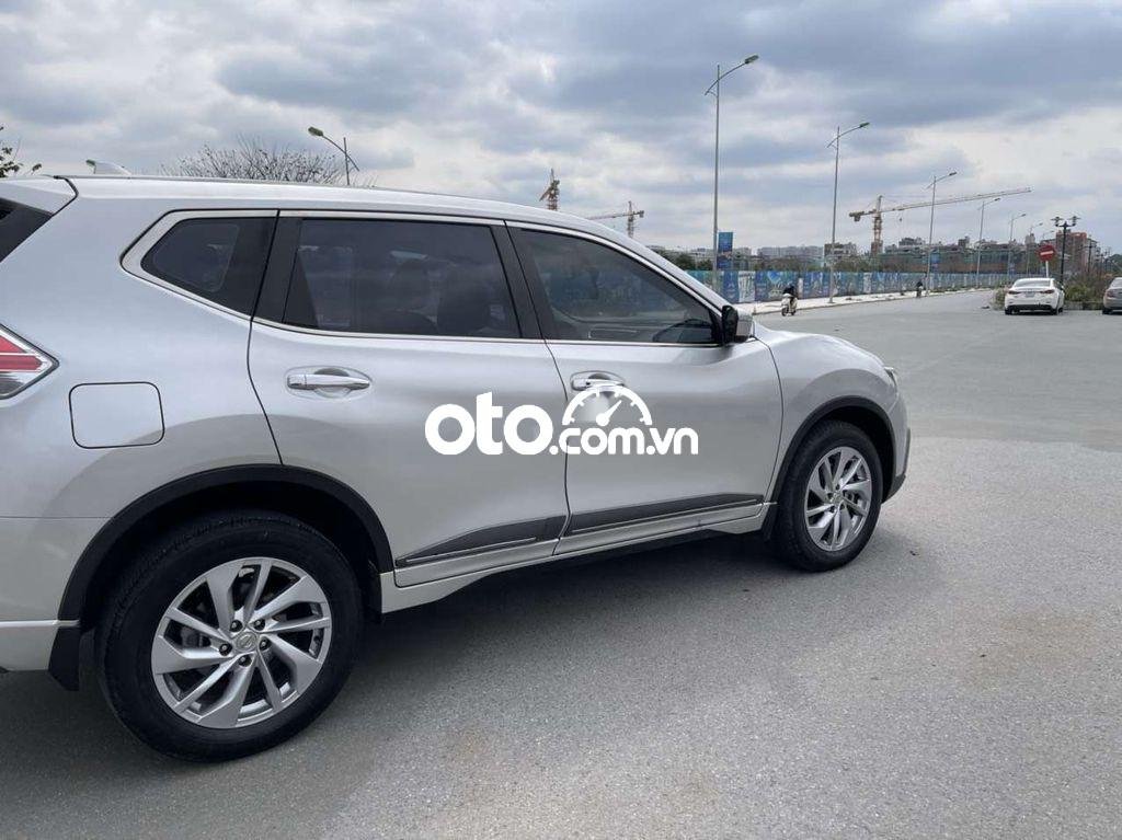 Nissan X trail 2019 - Bán ô tô Nissan X trail 2.0 SL 2WD sản xuất năm 2019, màu bạc, giá tốt