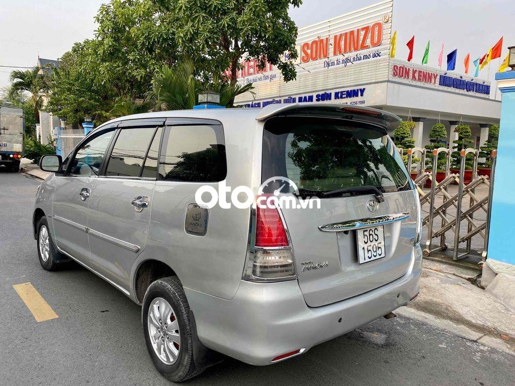 Toyota Innova 2010 - Xe Toyota Innova 2.0G sản xuất 2010, màu bạc