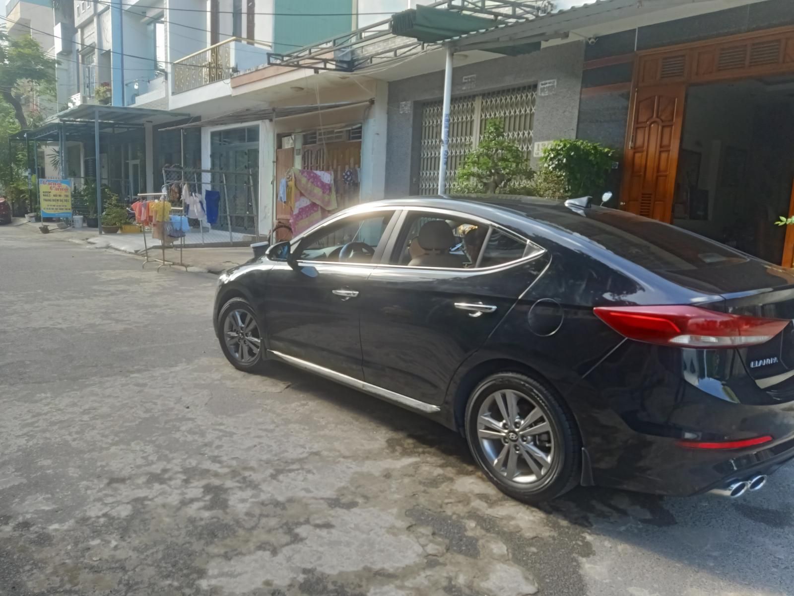 Hyundai Elantra 2018 - Cần bán xe Hyundai Elantra năm sản xuất 2018