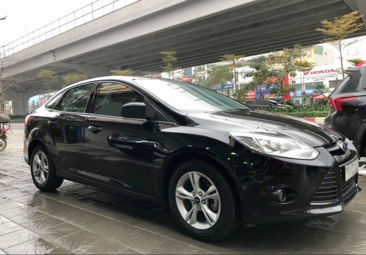 Ford Focus 2013 - Bán Ford Focus sản xuất năm 2013, màu đen, giá chỉ 355 triệu