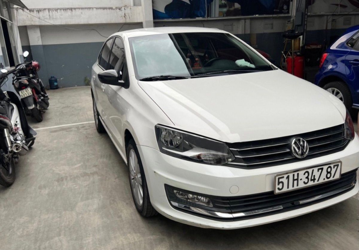 Volkswagen Polo 2017 - Cần bán xe Volkswagen Polo sản xuất 2017, màu trắng, xe nhập, 488tr