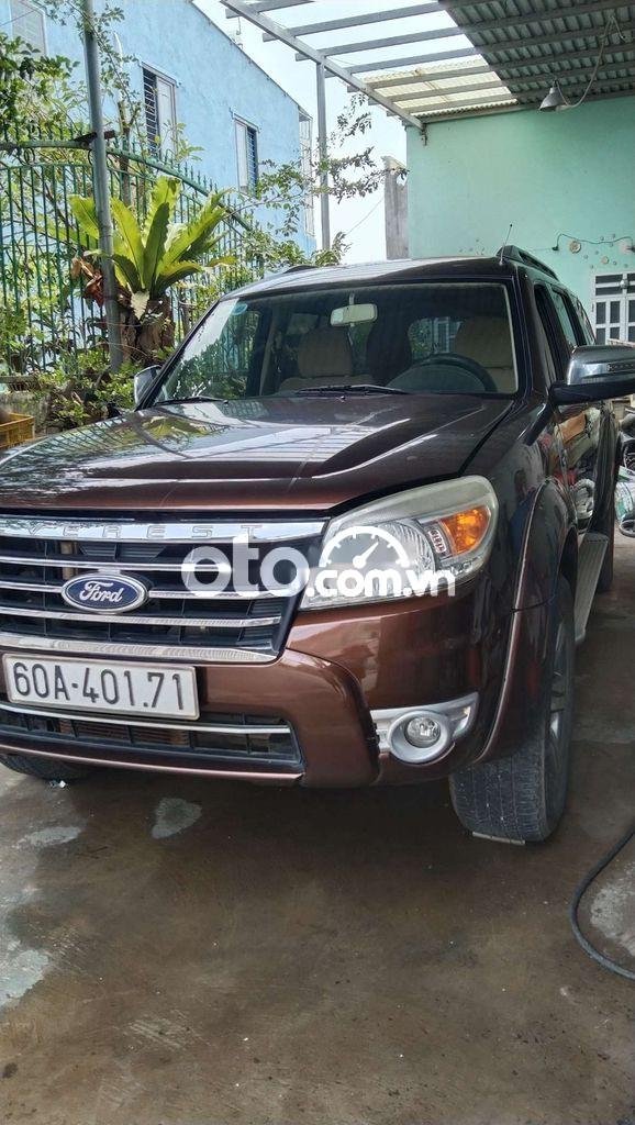 Ford Everest 2011 - Cần bán gấp Ford Everest năm sản xuất 2011, màu nâu