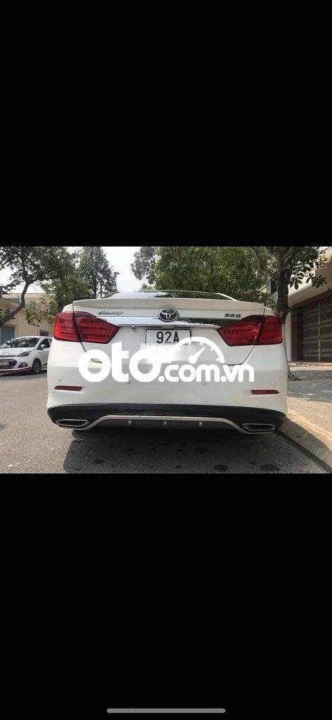 Toyota Camry 2013 - Bán xe Toyota Camry năm 2013, màu trắng, giá 590tr