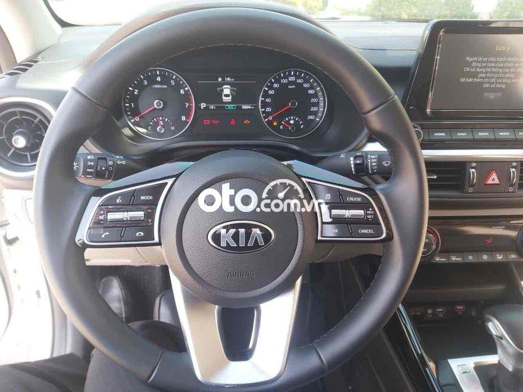 Kia Cerato 2021 - Bán Kia Cerato 1.6 AT Luxury sản xuất năm 2021, màu trắng, giá chỉ 620 triệu