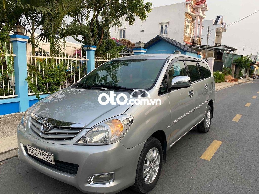 Toyota Innova 2010 - Xe Toyota Innova 2.0G sản xuất 2010, màu bạc