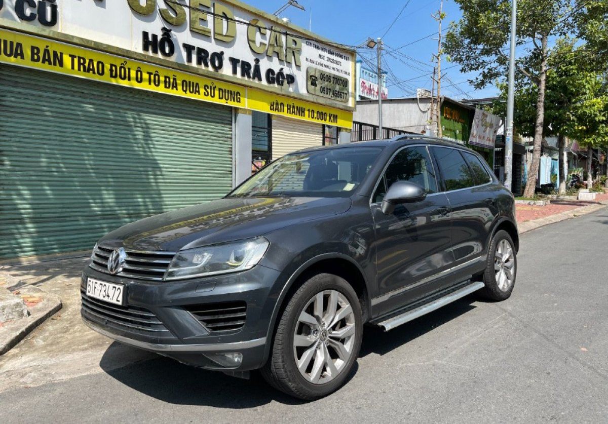 Volkswagen Touareg 2016 - Bán Volkswagen Touareg sản xuất năm 2016, màu đen, nhập khẩu
