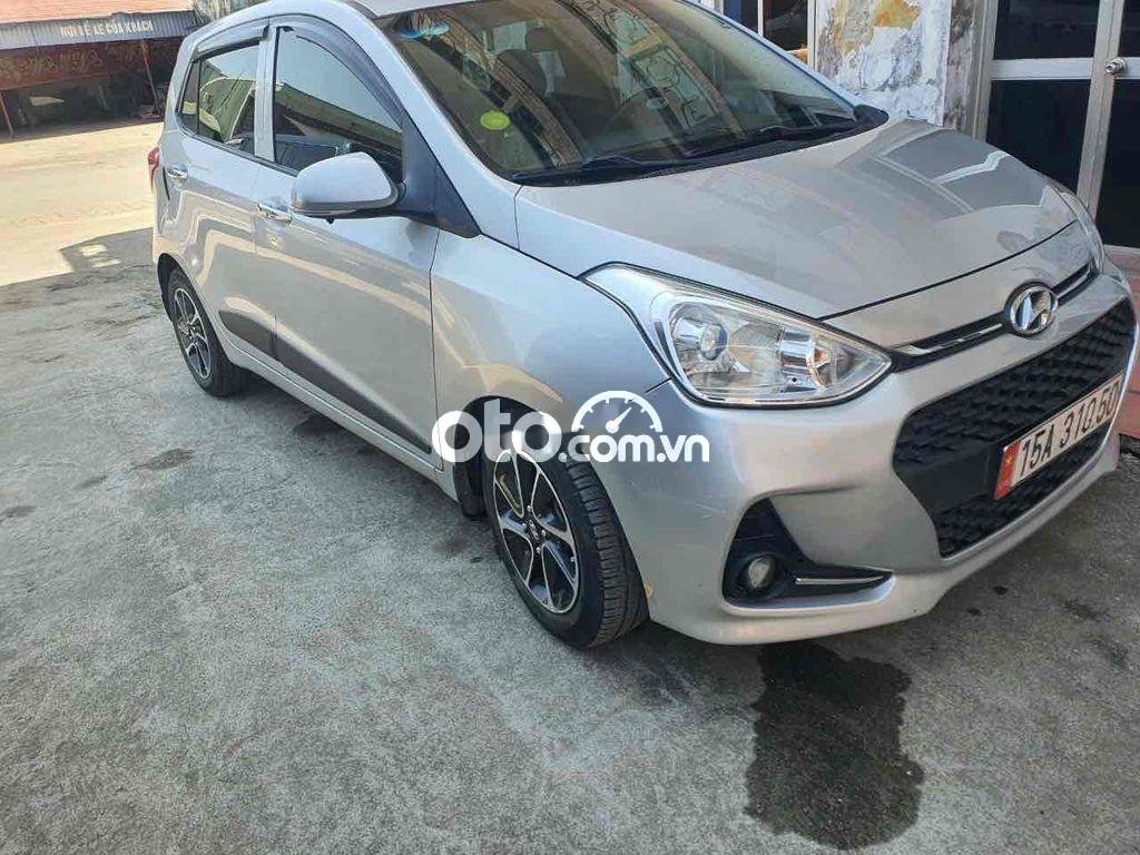 Hyundai Grand i10 2017 - Bán ô tô Hyundai Grand i10 sản xuất năm 2017, màu bạc, nhập khẩu, 328 triệu