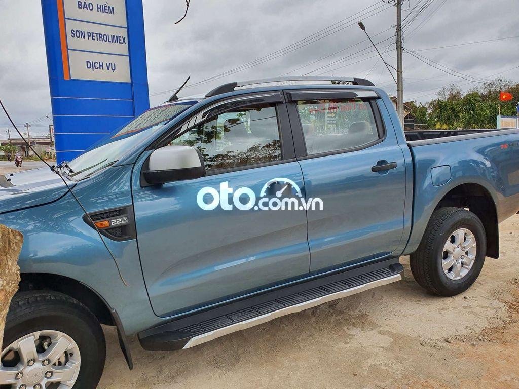 Ford Ranger 2014 - Bán xe Ford Ranger XLS 2.2 4x2MT năm 2014, màu xanh lam, xe nhập 