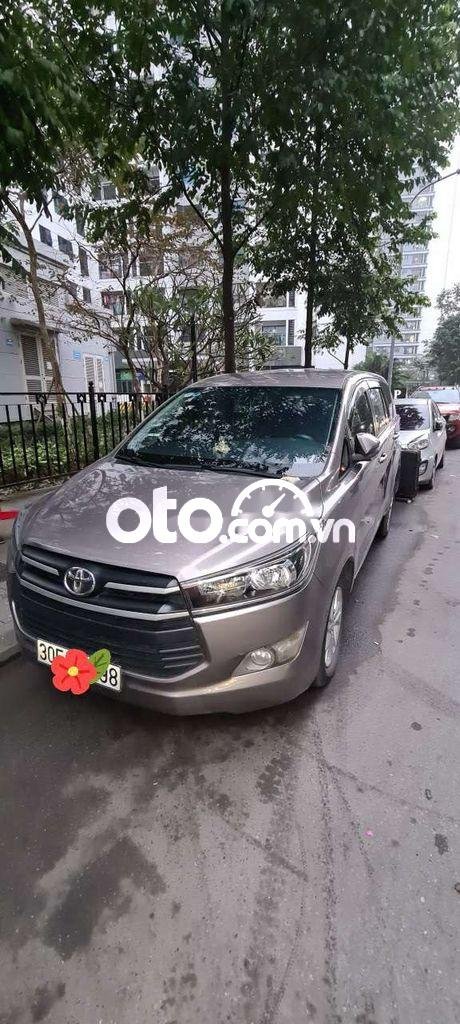 Toyota Innova 2018 - Bán xe Toyota Innova 2.0G sản xuất 2018, màu xám, xe nhập