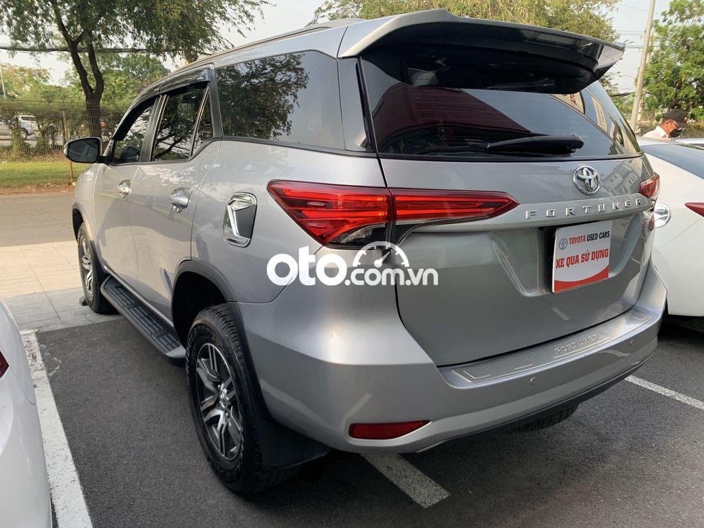 Toyota Fortuner 2019 - Bán xe Toyota Fortuner 2.4G 4x2MT năm sản xuất 2019, màu bạc số sàn