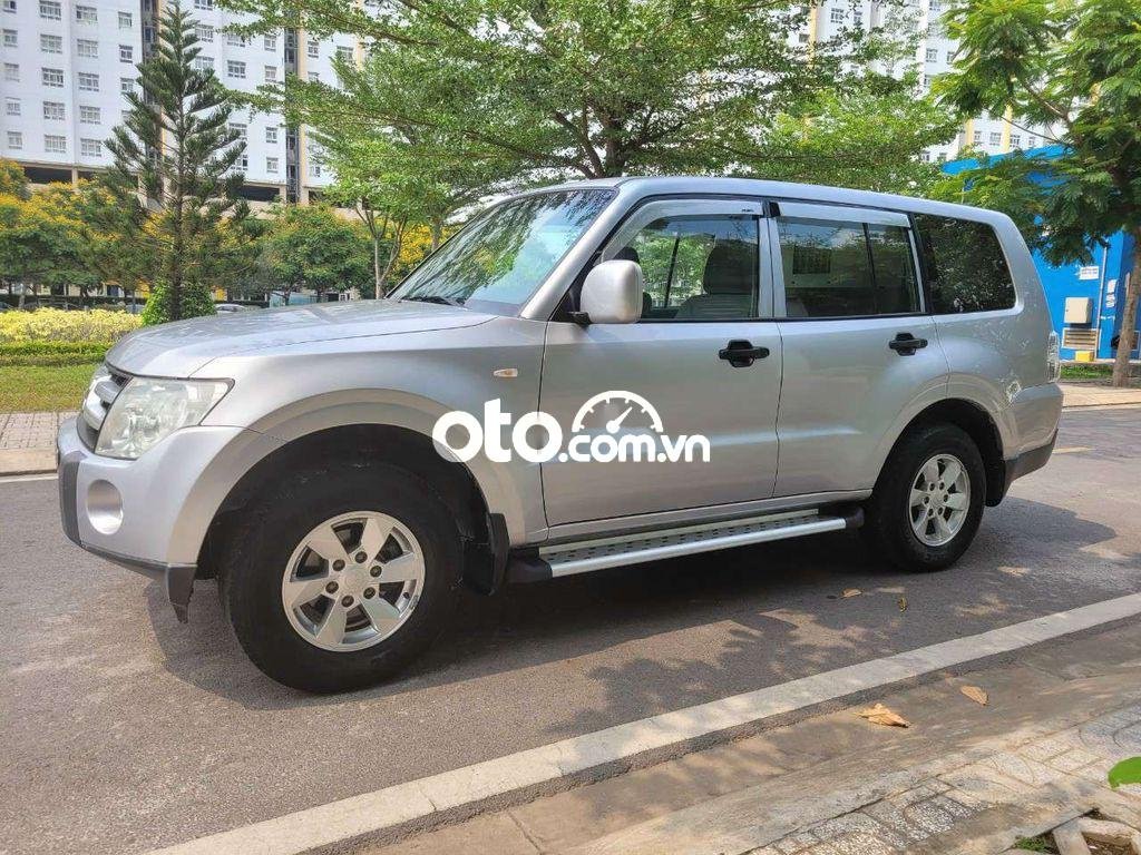 Mitsubishi Pajero 2009 - Cần bán xe Mitsubishi Pajero sản xuất 2009, màu bạc, nhập khẩu còn mới