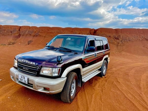 Isuzu Trooper 2001 - Cần bán Isuzu Trooper sản xuất năm 2001, màu đỏ số sàn giá cạnh tranh