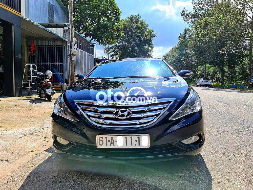 Hyundai Sonata 2011 - Cần bán Hyundai Sonata sản xuất 2011, màu đen, nhập khẩu nguyên chiếc, giá chỉ 485 triệu