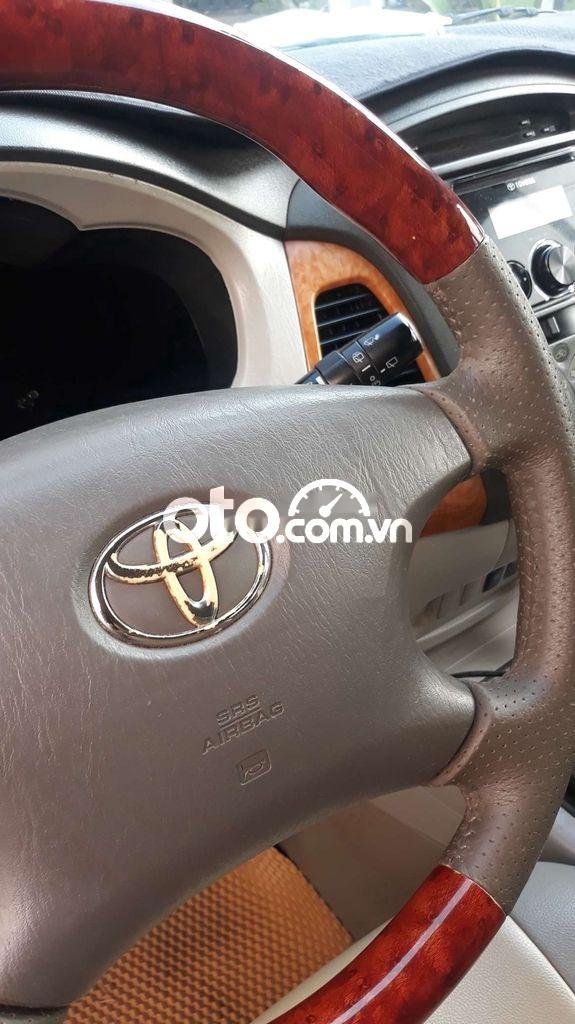 Toyota Innova 2011 - Bán Toyota Innova G sản xuất 2011, màu bạc