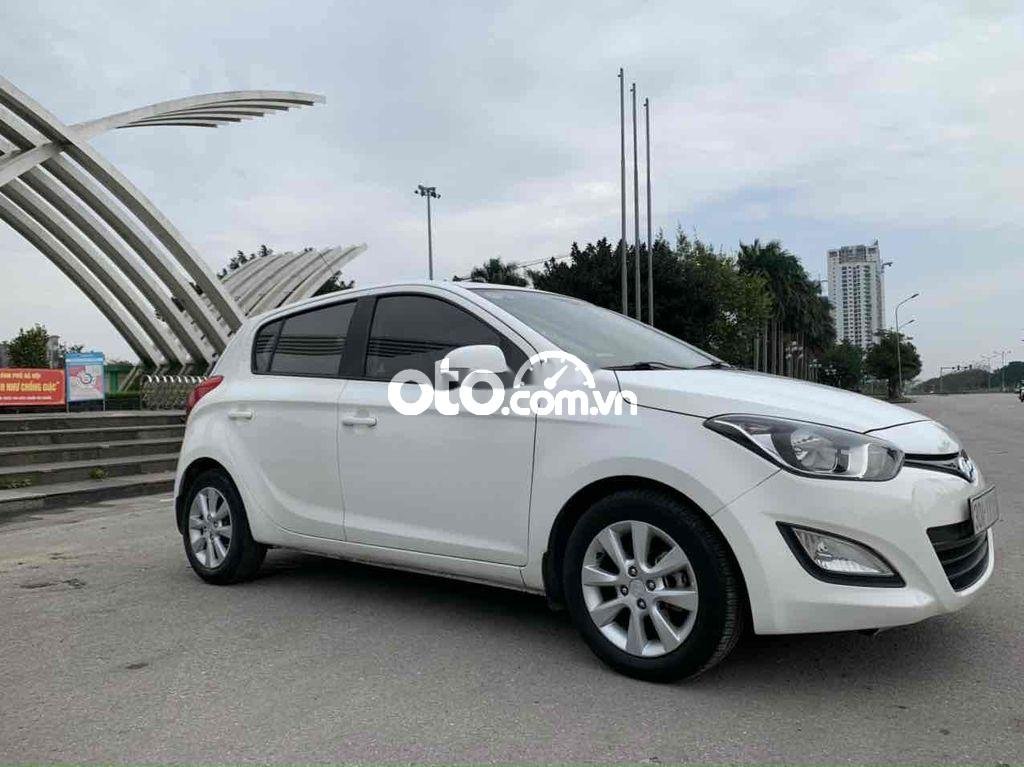 Hyundai i20 2014 - Xe Hyundai i20 sản xuất năm 2014, màu trắng, nhập khẩu