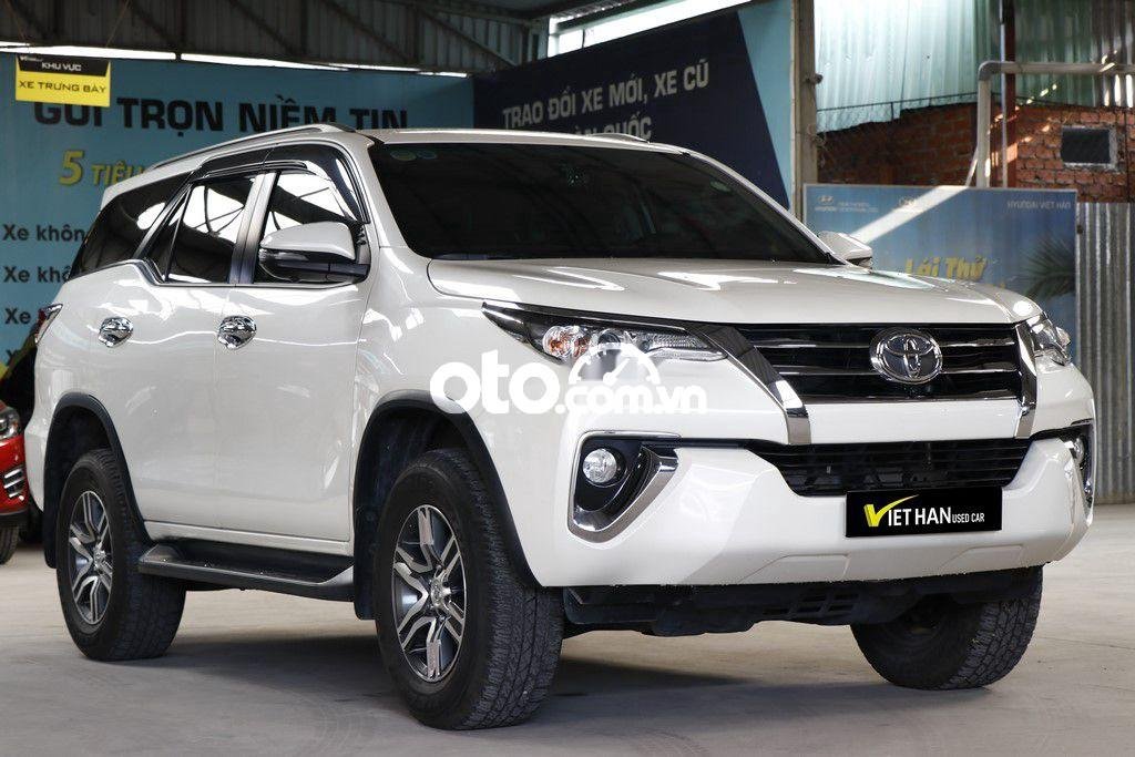 Toyota Fortuner 2018 - Cần bán xe Toyota Fortuner 2.7V 4x2 AT sản xuất 2018, màu trắng, nhập khẩu