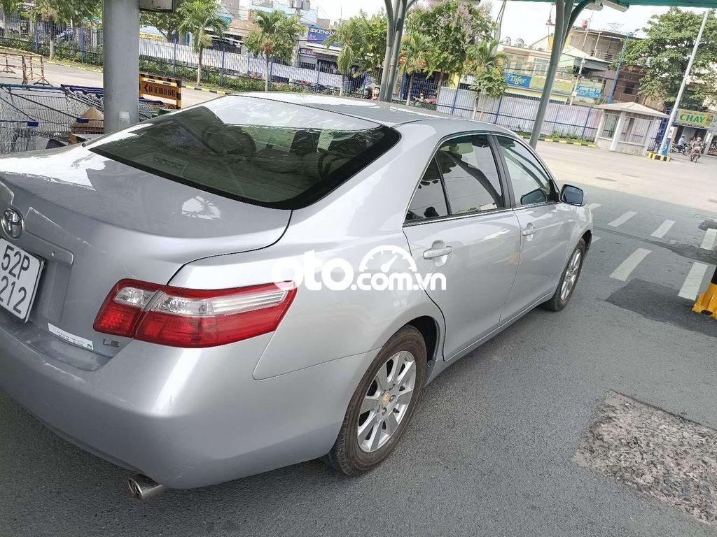 Toyota Camry 2008 - Cần bán gấp Toyota Camry 2.4 sản xuất 2008, màu bạc, xe nhập