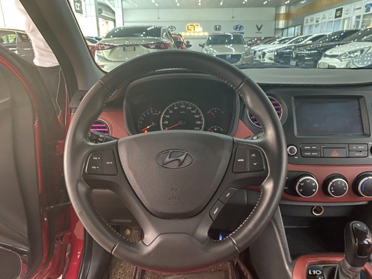 Hyundai Grand i10 2019 - Bán xe Hyundai Grand i10 1.2AT năm 2019, màu đỏ số tự động, giá tốt