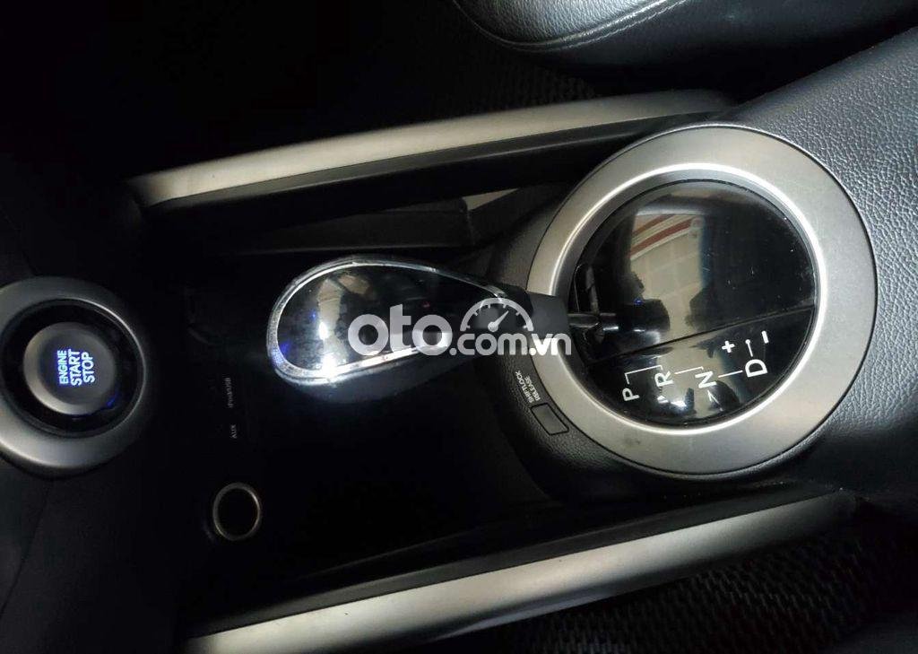 Hyundai Veloster 2012 - Bán Hyundai Veloster 1.6 GDI Turbo sản xuất năm 2012, màu vàng, nhập khẩu 