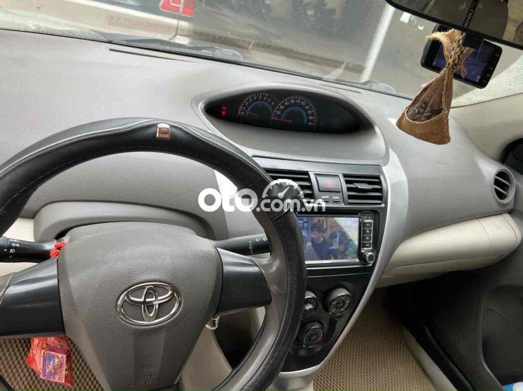 Toyota Vios 2012 - Bán xe Toyota Vios 1.5E MT năm 2012, màu bạc, giá 275tr