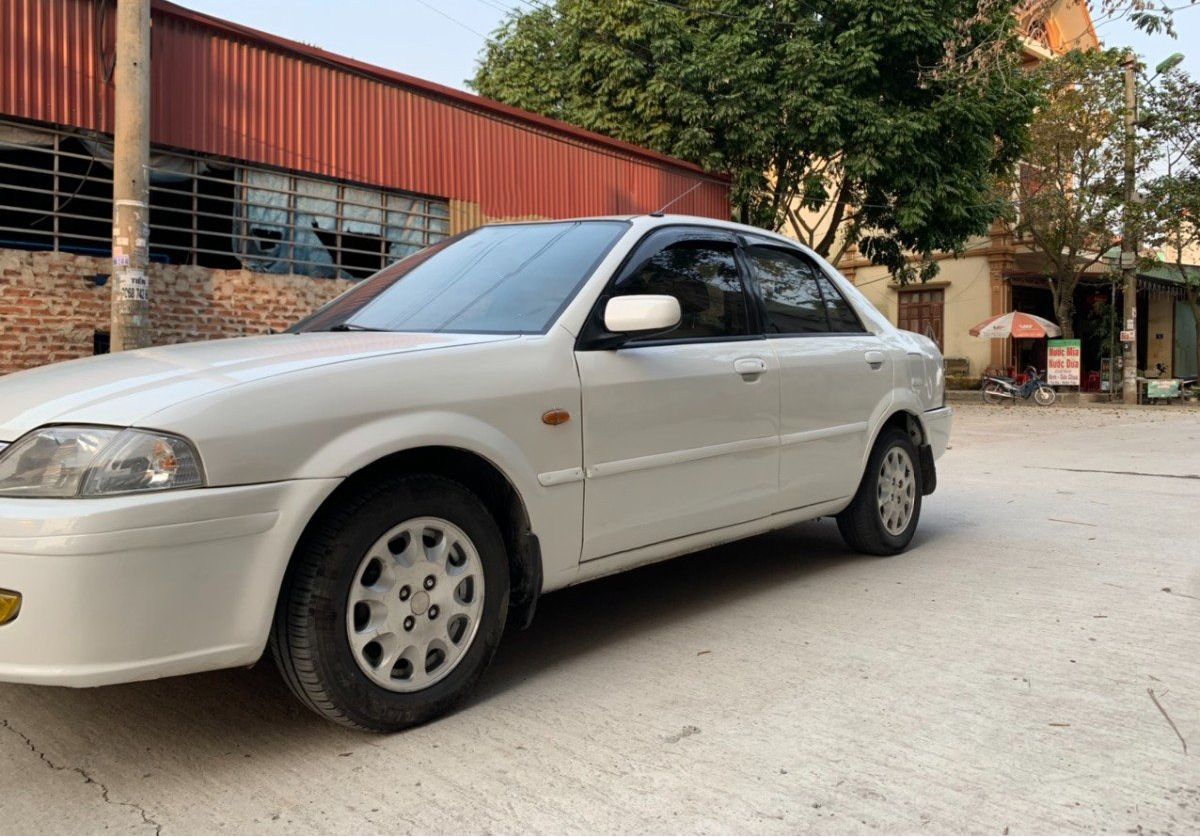 Ford Laser 2001 - Cần bán gấp Ford Laser  MT năm 2001, màu trắng