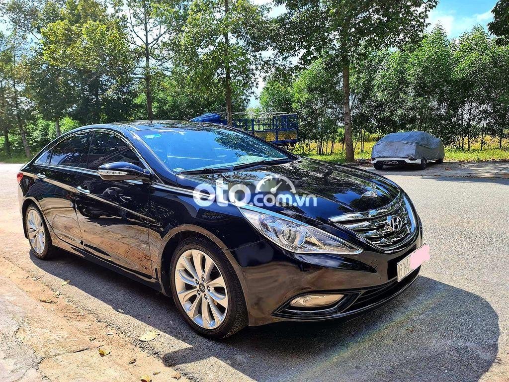 Hyundai Sonata 2011 - Cần bán Hyundai Sonata sản xuất 2011, màu đen, nhập khẩu nguyên chiếc, giá chỉ 485 triệu