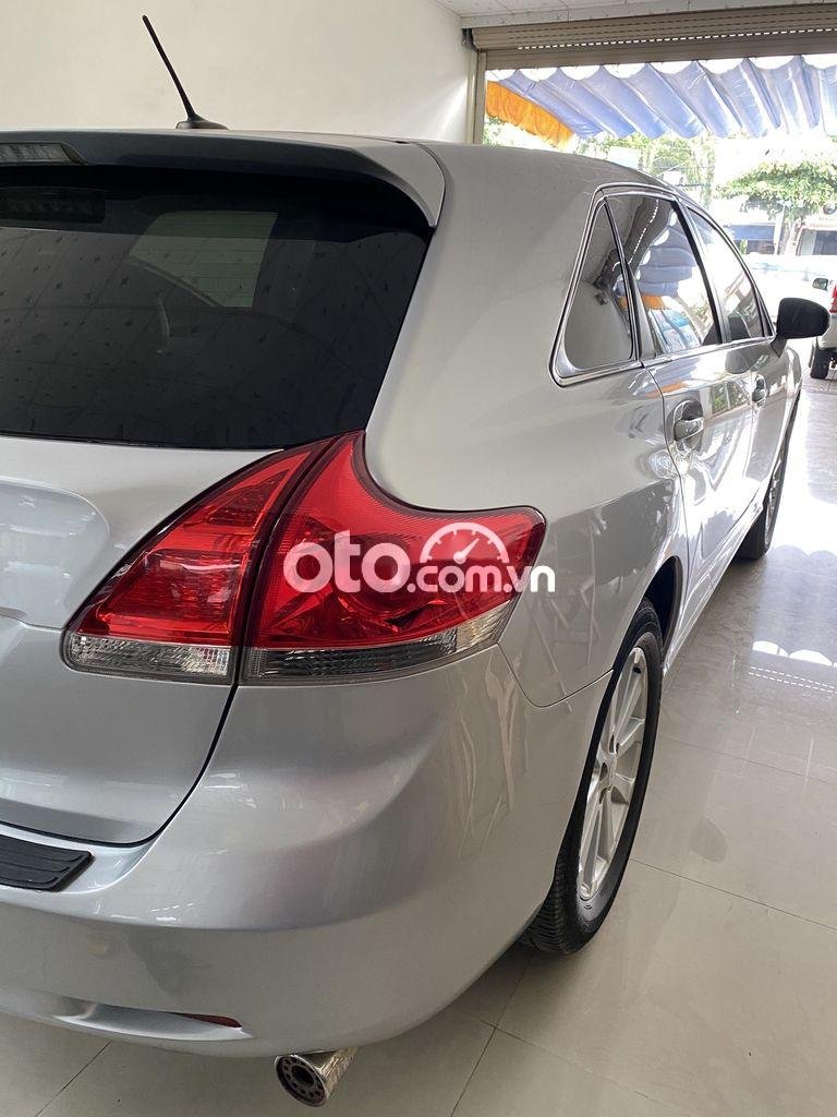 Toyota Venza 2009 - Cần bán gấp Toyota Venza sản xuất 2009, màu bạc, nhập khẩu nguyên chiếc còn mới giá cạnh tranh