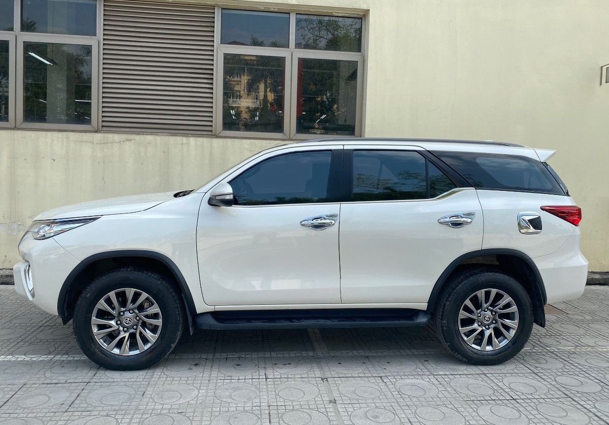 Toyota Fortuner 2017 - Xe Toyota Fortuner 2.7V 4x2 AT năm 2017, màu trắng, nhập khẩu, giá tốt