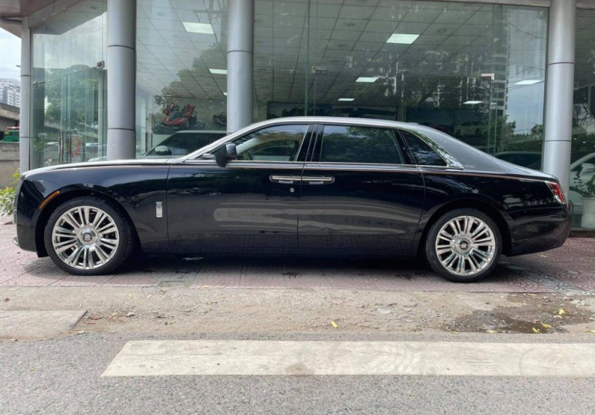 Rolls-Royce Ghost 2022 - Cần bán Rolls-Royce Ghost Series II EWB 6.6L sản xuất 2022, màu đen, nhập khẩu