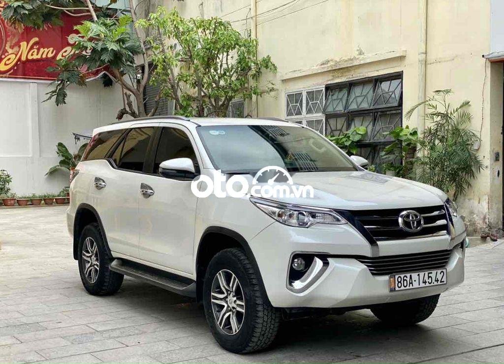 Toyota Fortuner 2019 - Bán Toyota Fortuner 2.7V năm 2019, màu trắng còn mới, giá chỉ 969 triệu