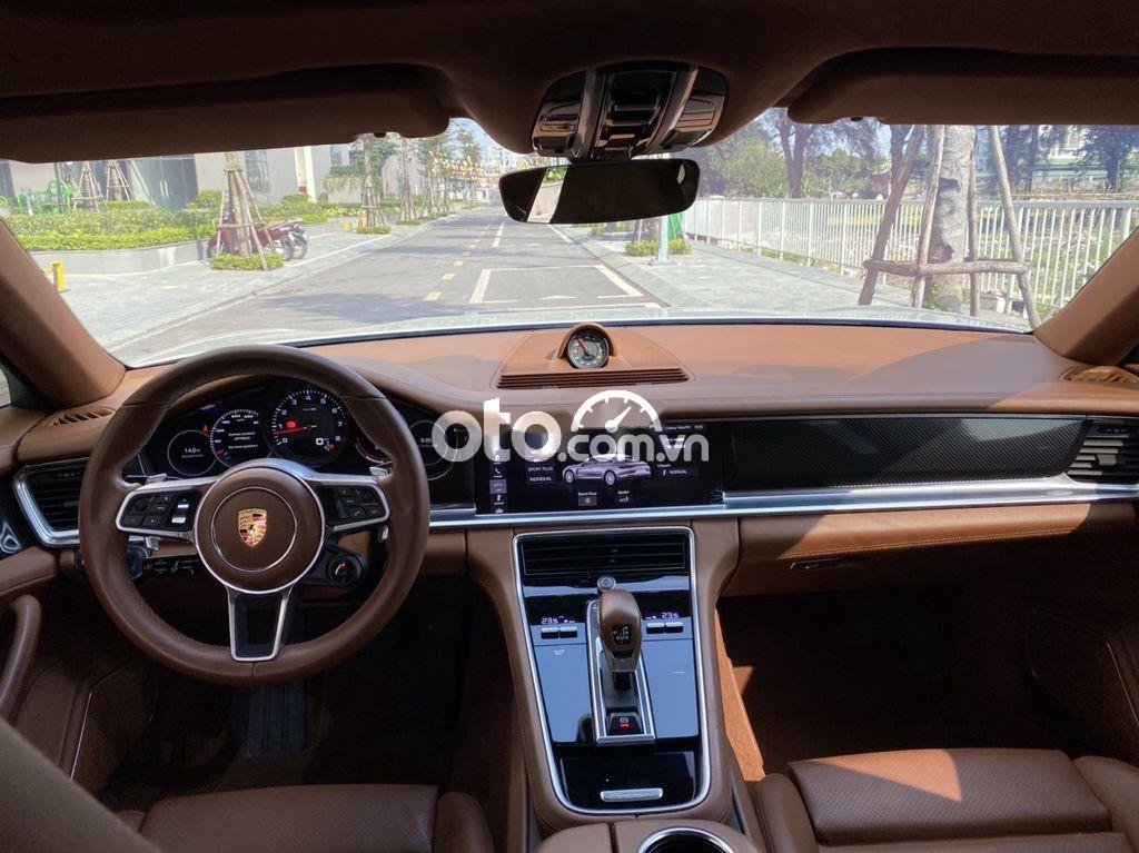 Porsche Panamera 2019 - Cần bán gấp Porsche Panamera 3.0 V6 sản xuất năm 2019, màu trắng, xe nhập chính chủ