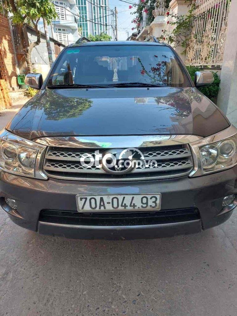 Toyota Fortuner 2009 - Bán xe Toyota Fortuner năm sản xuất 2009, màu xám