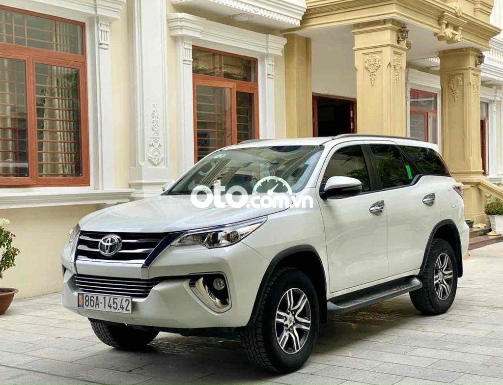 Toyota Fortuner 2019 - Bán Toyota Fortuner 2.7V năm 2019, màu trắng còn mới, giá chỉ 969 triệu