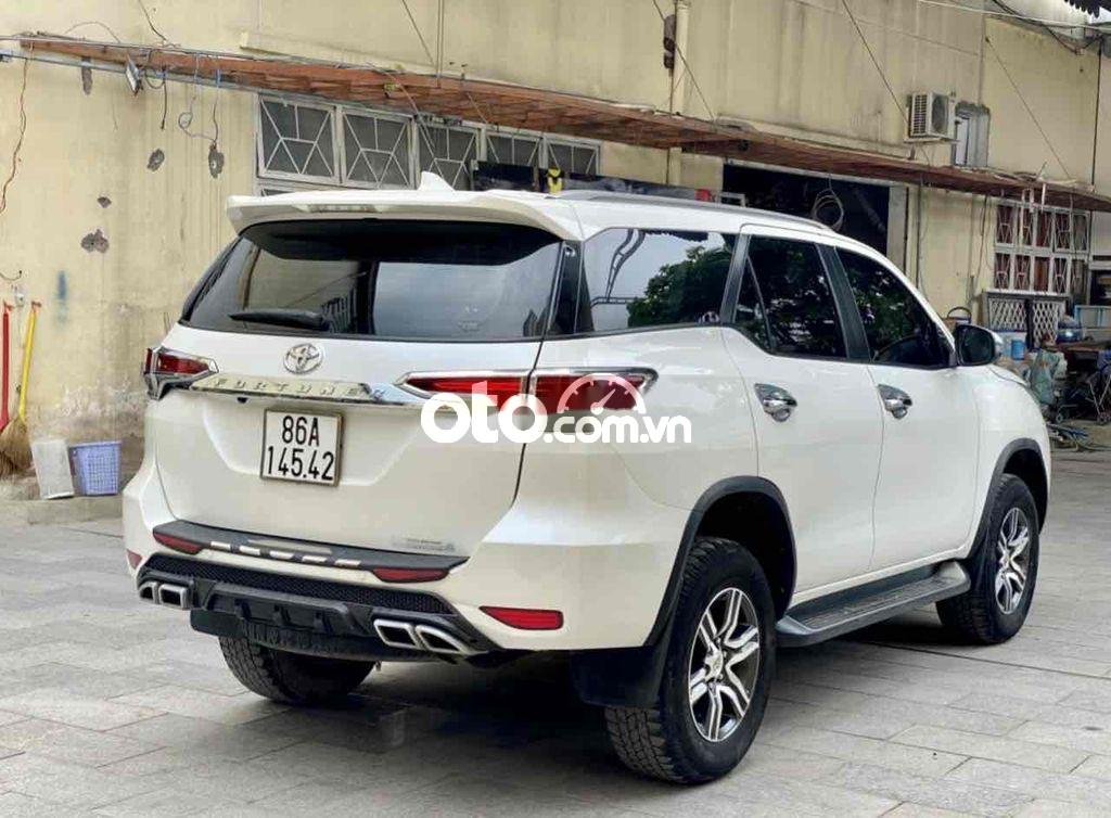 Toyota Fortuner 2019 - Bán Toyota Fortuner 2.7V năm 2019, màu trắng còn mới, giá chỉ 969 triệu