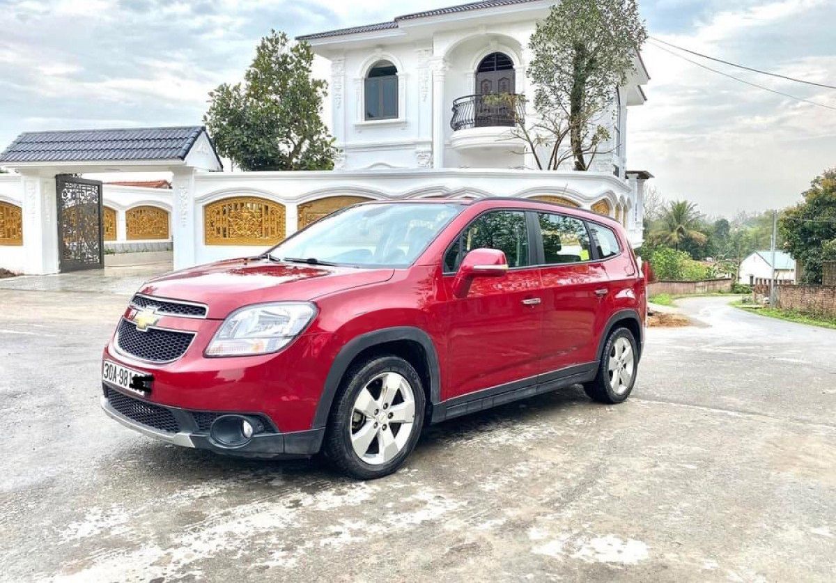 Chevrolet Orlando 2016 - Cần bán Chevrolet Orlando 1.8 LTZ năm sản xuất 2016, màu đỏ số tự động