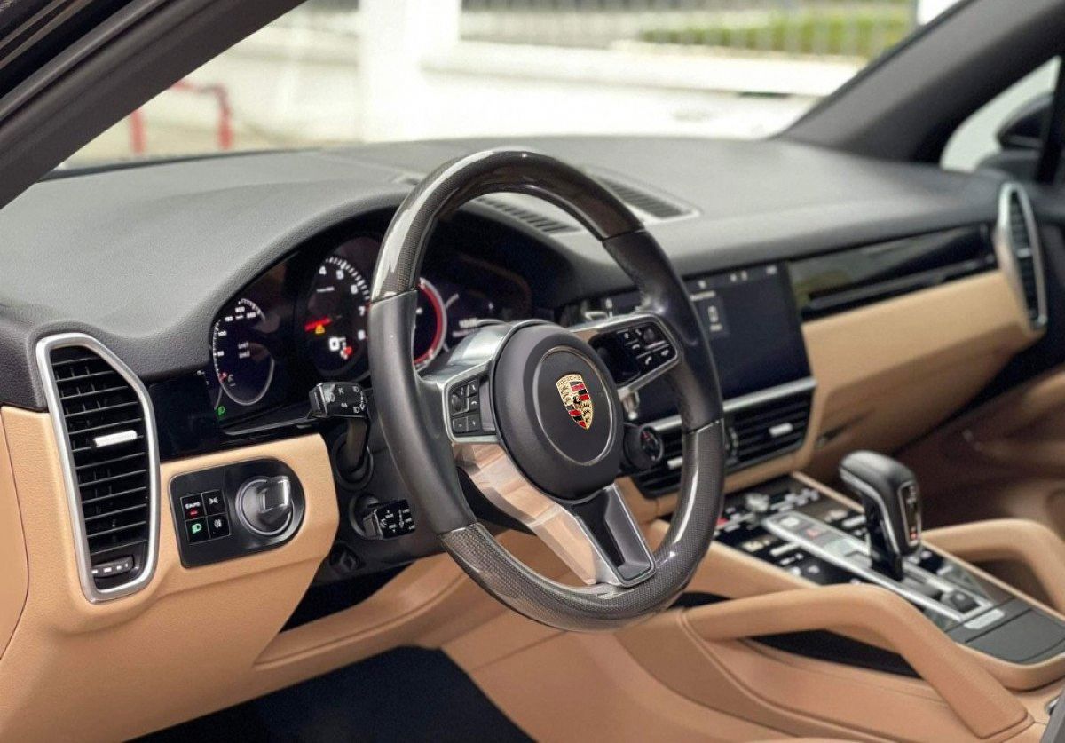 Porsche Cayenne 2019 - Cần bán xe Porsche Cayenne 3.0 V6 sản xuất năm 2019, màu đen, nhập khẩu nguyên chiếc