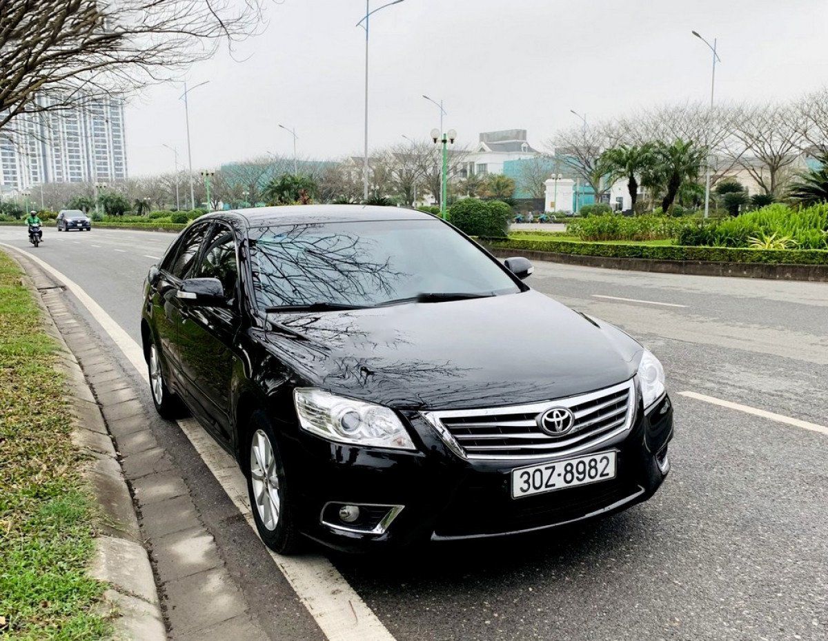 Toyota Camry 2010 - Bán xe Toyota Camry 2.4G sản xuất năm 2010, màu đen, xe nhập