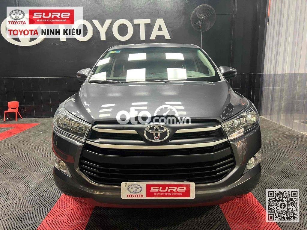 Toyota Innova 2019 - Bán Toyota Innova năm sản xuất 2019, màu xám