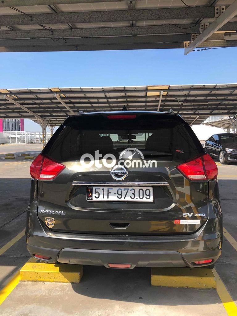 Nissan X trail 2016 - Bán ô tô Nissan X trail 2.5 SV 4WD năm 2016, màu đen, nhập khẩu, 630tr