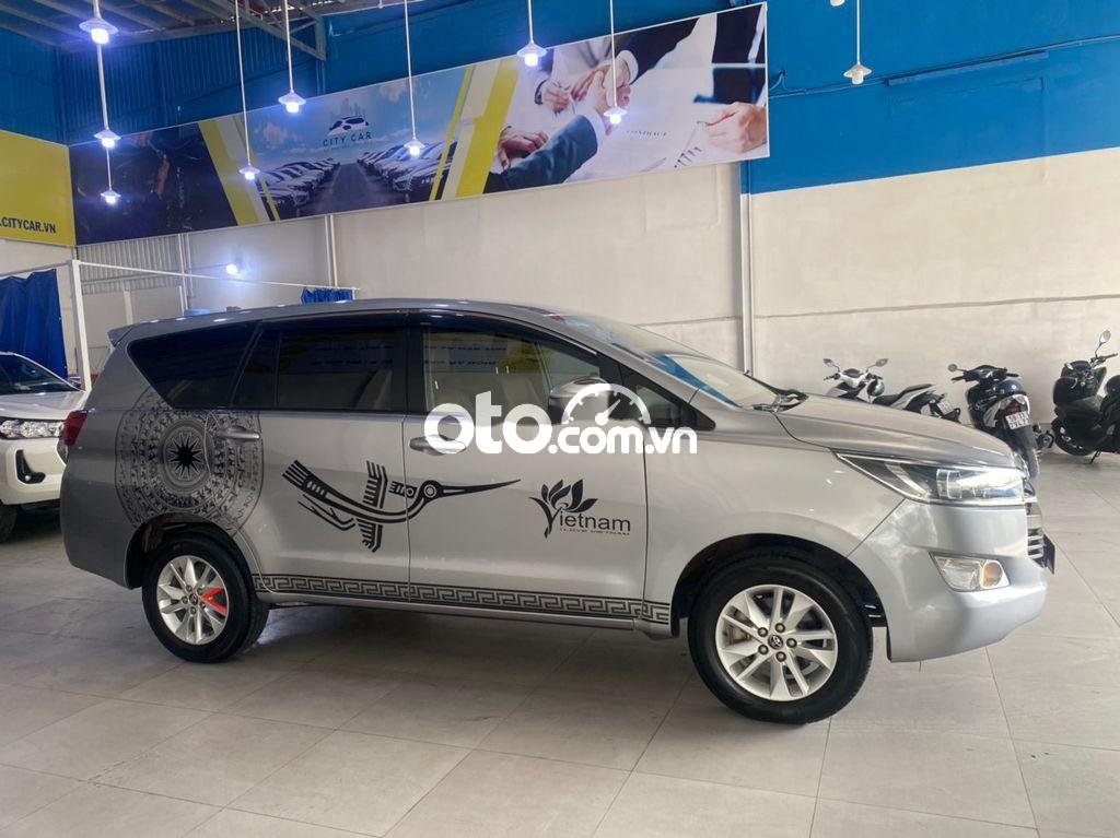 Toyota Innova 2019 - Cần bán Toyota Innova 2.0G sản xuất 2019, màu bạc số tự động