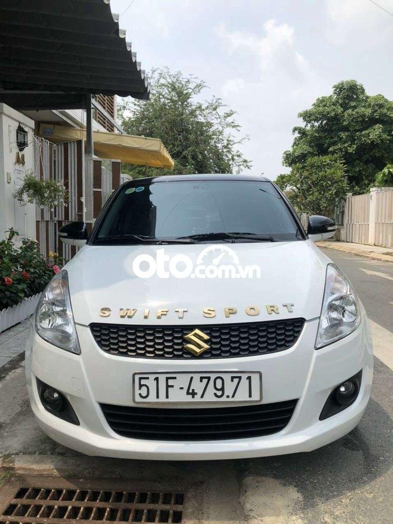 Suzuki Swift 2017 - Bán Suzuki Swift RS 1.4AT sản xuất năm 2017, màu trắng, xe nhập