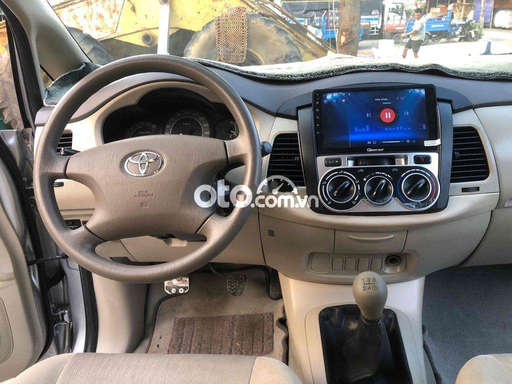 Toyota Innova 2008 - Bán xe Toyota Innova 2.0G năm sản xuất 2008, màu bạc, giá chỉ 205 triệu