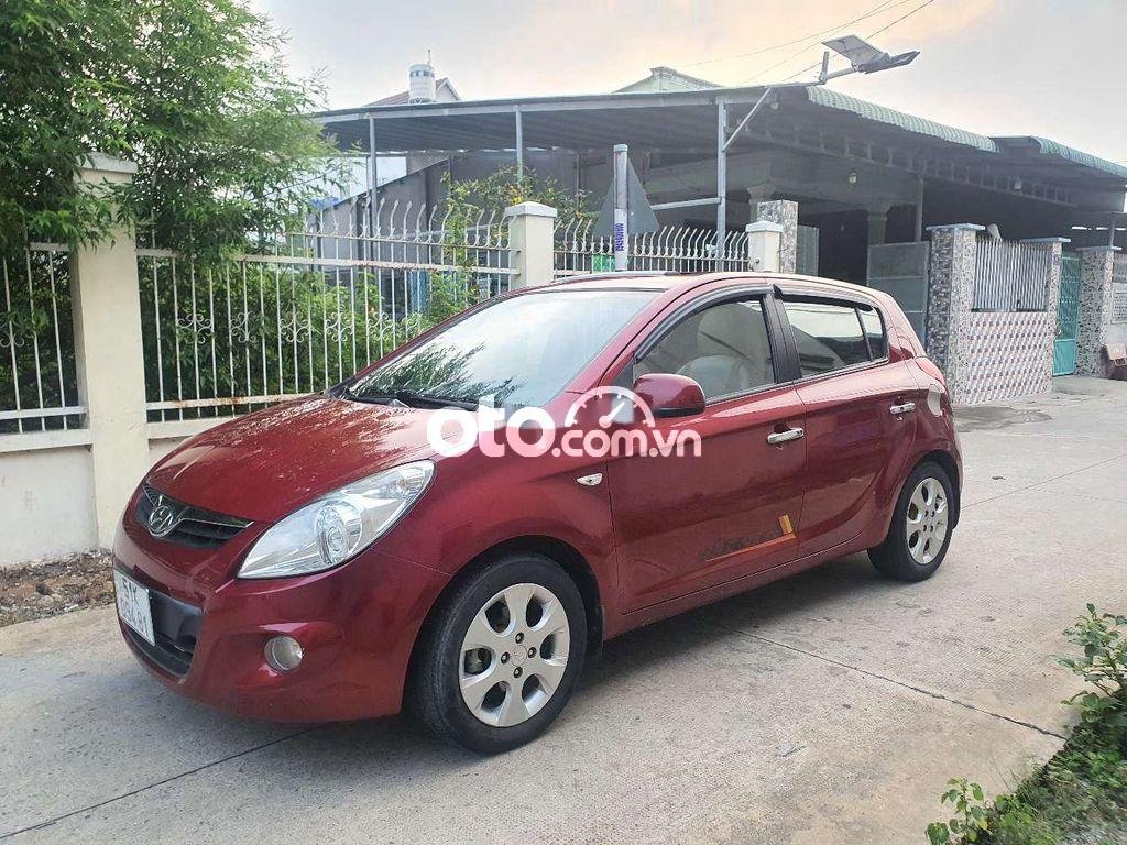 Hyundai i20 2010 - Bán Hyundai i20 sản xuất năm 2010, màu đỏ, xe nhập