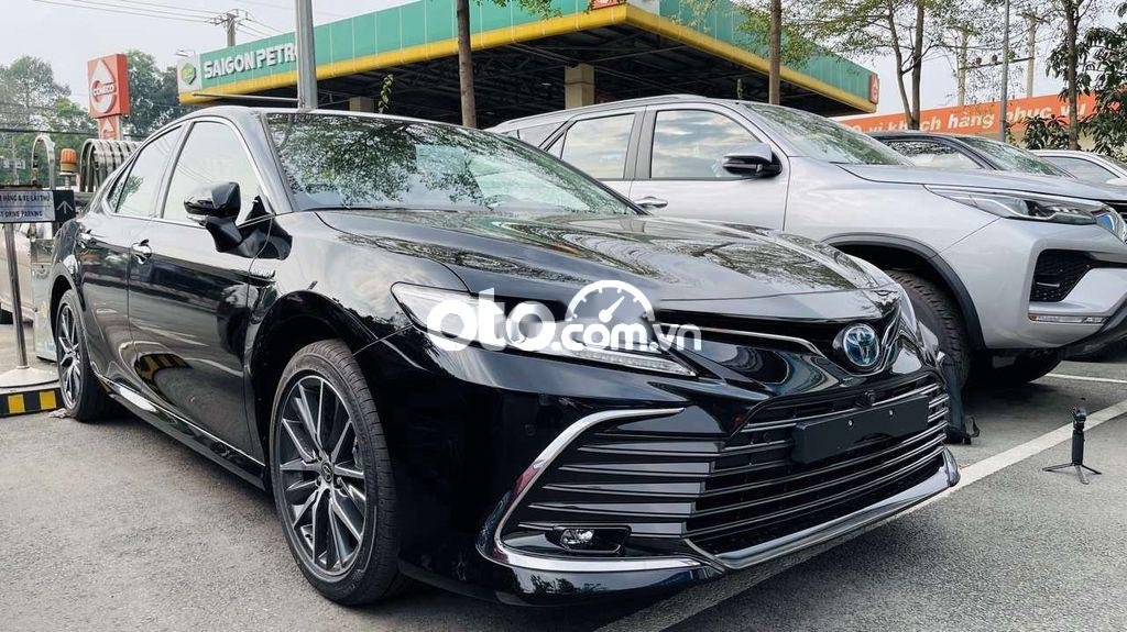 Toyota Camry 2022 - Bán Toyota Camry năm sản xuất 2022, màu đen