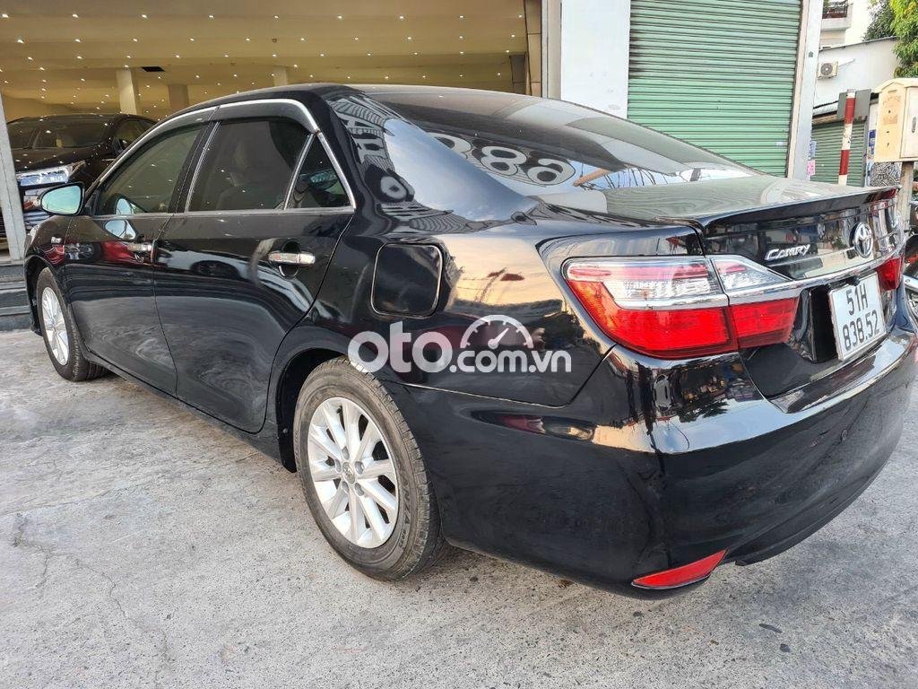 Toyota Camry 2015 - Bán Toyota Camry 2.0E năm 2015, màu đen