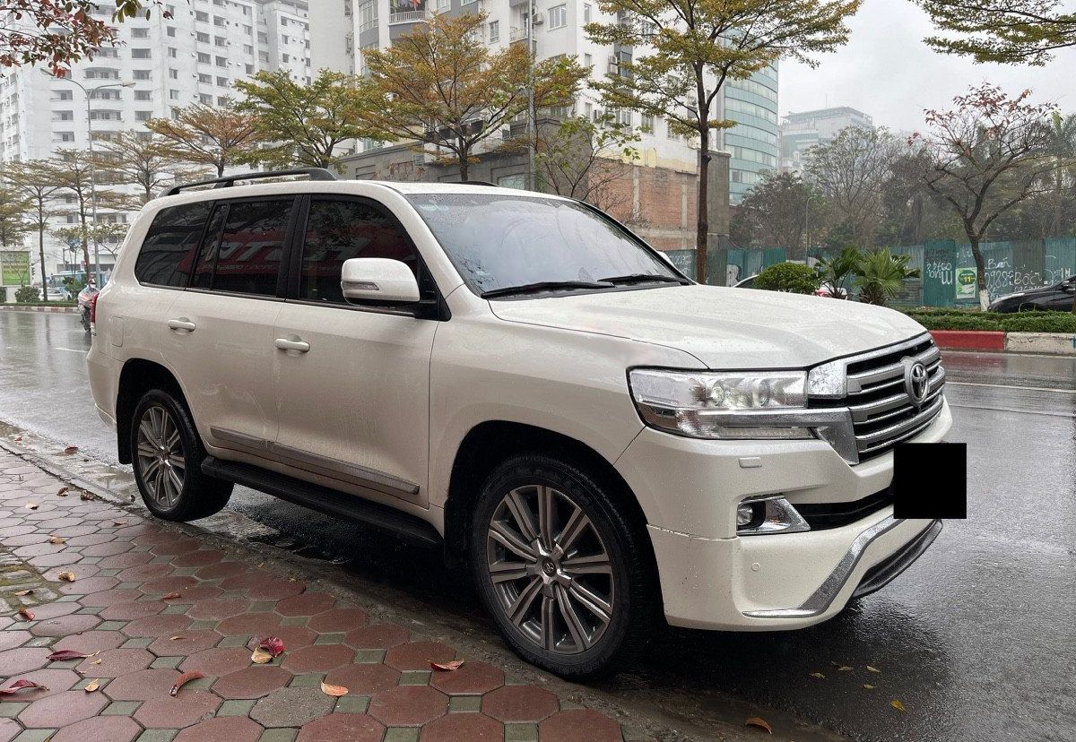 Toyota Land Cruiser 2020 - Xe Toyota Land Cruiser VX 4.6 sản xuất 2020, màu trắng, xe nhập còn mới