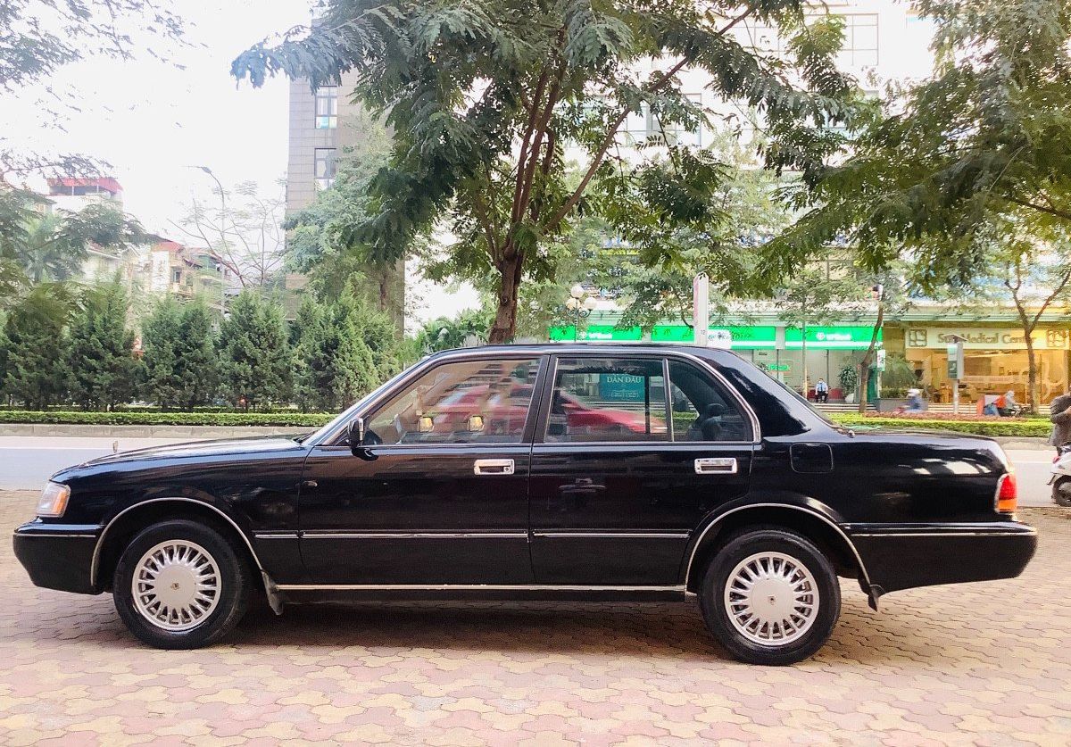 Toyota Crown 1995 - Xe Toyota Crown năm sản xuất 1995, màu đen, xe nhập giá cạnh tranh