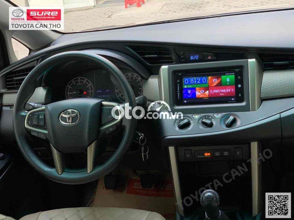 Toyota Innova 2019 - Cần bán xe Toyota Innova 2.0E sản xuất năm 2019, màu xám, giá tốt