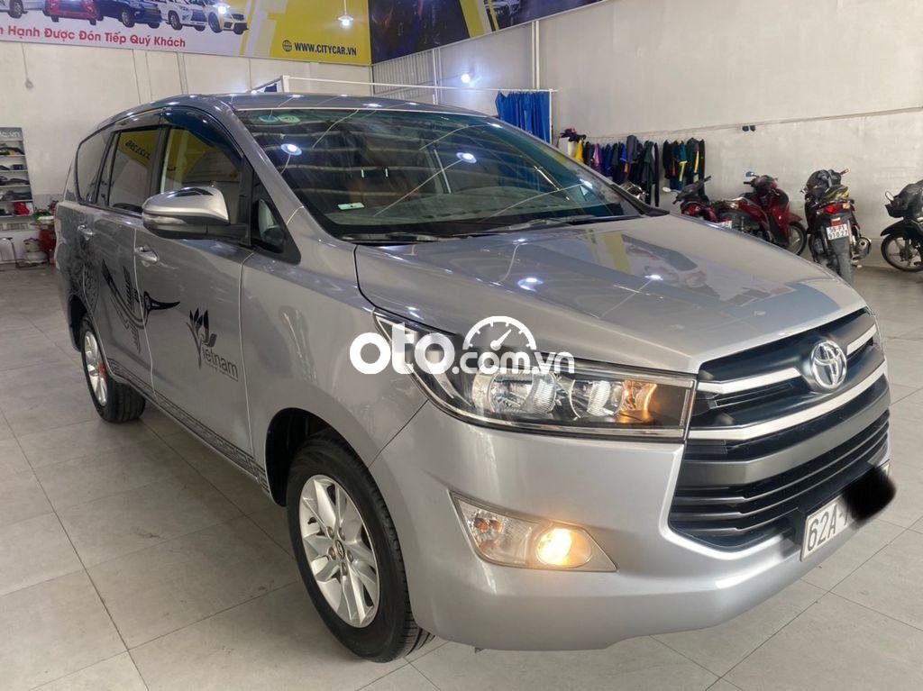 Toyota Innova 2019 - Cần bán Toyota Innova 2.0G sản xuất 2019, màu bạc số tự động